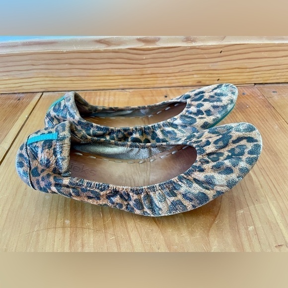 Tieks Leopard Print | Size 8 - Picture 2 of 10